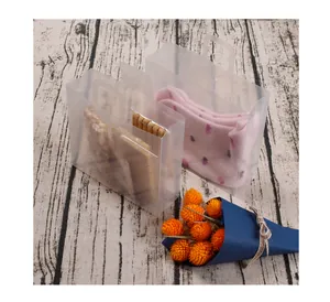 Sacchetti regalo in plastica smerigliata traslucida con manici per biscotti e regali