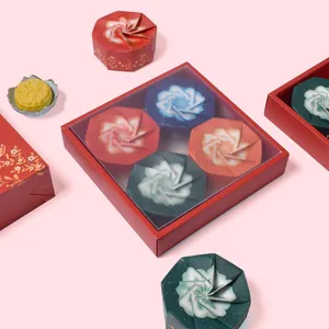 Coffret cadeau Gâteau de Lune avec boîtes intérieures octogonales et dorure florale