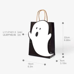 Zwarte Halloween-cadeautas met wit spookgezicht en afmetingen van 22x16x8 cm