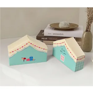 Dettaglio della confezione regalo a casa verde menta con scritta Gift for you