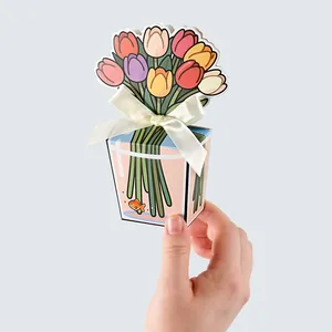 Set scatola regalo tulipano 3D con fiori di carta colorati e un elegante fiocco decorativo