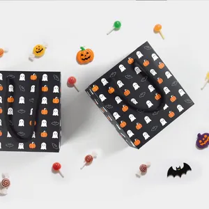 Sacs cadeaux Halloween en papier avec motifs fantôme et citrouille pour bonbons de fête