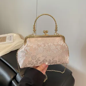 Sac à main vintage brodé de fleurs champagne avec poignée ronde en métal et chaîne dorée