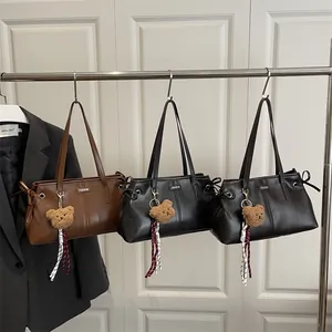 Bolsos tote grandes retro para mujer en marrón y negro con lindos dijes de ositos