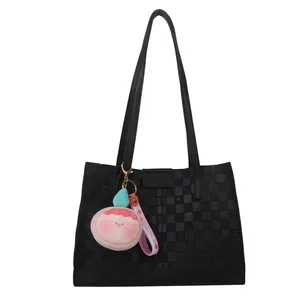 Retro large capacity black checkered tote bag with fashion label and peach charm