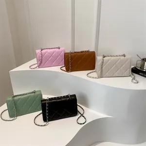 Sac à Bandoulière Matelassé pour Femmes en Cuir PU Losanges Petit Sac Carré avec Chaîne en Métal Sac à Main Quotidien