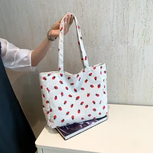 Grand sac cabas en velours côtelé à imprimé fraise avec bandoulière décontracté