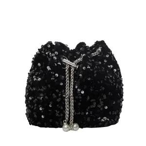 Sac seau à paillettes noires brillantes avec chaîne argentée et perles pour soirée