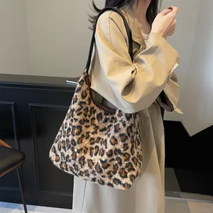 Winter Damen Hobo-Schultertasche mit Leopardenmuster aus flauschigem Kunstpelz