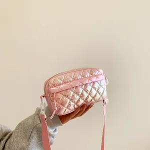 Damen Irisierende Holographische Umhängetasche Rautensteppung PU Leder Schultertasche Leicht Y2K Mode Kleine Quadratische Handytasche