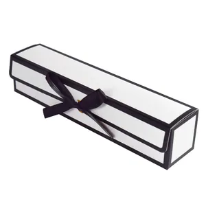 Minimalistische lange geschenkdoos met zwart lint voor chocolade of sieraden