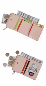 Vue intérieure du portefeuille punk rose avec emplacements cartes et poche monnaie