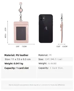 Dimensiones del porta acreditación de PU rosa 11x7,5x0,5cm frente a un móvil
