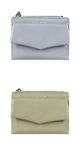 Détails de portefeuilles zippés bleu clair et vert olive avec rabat enveloppe