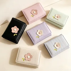 Collection de portefeuilles courts en cuir PU macaron avec broderie florale détaillée