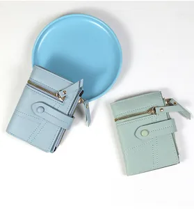 Portefeuilles courts en cuir PU bleu et vert avec coutures et poche zippée pratique