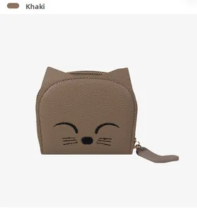 Détail du porte-monnaie chat kaki en cuir PU avec grain de litchi et broderie