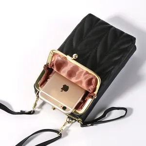 Sacoche de téléphone matelassée noire avec fermoir métallique doré pour femme