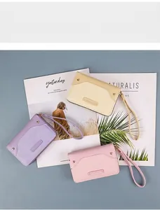Kurze gestreifte Damen-Geldbörsen mit Reißverschluss in Pastelllila, Beige und Rosa