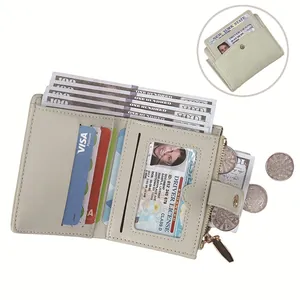 Elegante portafoglio bifold crema con slot per carte e tasca portamonete con zip dorata