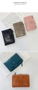 Dettaglio di vari colori di portafogli in pelle PU con tasca per monete e fessure per carte
