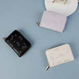 Carteras de gato de cuero PU con cremalleras doradas en colores negro, morado y blanco