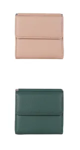 Mini portafogli in pelle martellata rosa e verde scuro con chiusura a patta in metallo