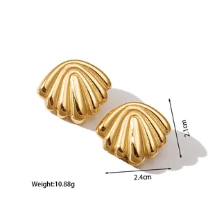 Detailed view of 18k gold plated shell earrings with size and weight measurement