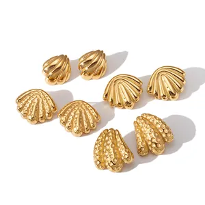 Set of four pairs of 18k gold plated stainless steel fan-shaped shell stud earrings