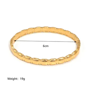 Detail of 18K gold plated stainless steel bracelet with 6cm inner diameter and 19g weight
