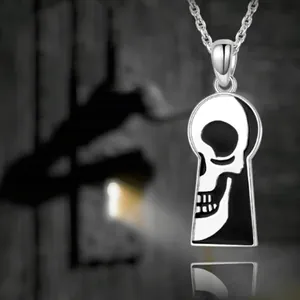Collier Pendentif Crâne Fantôme Trou de Serrure en Alliage Gothique pour Hommes Femmes Bijoux Punk Rétro Cadeau Halloween