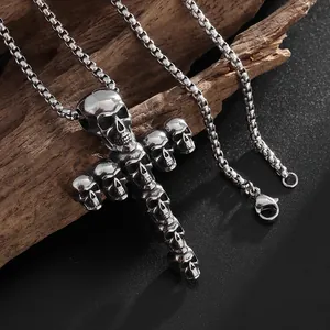 Collier avec pendentif croix tête de mort rétro en acier inoxydable argenté et chaîne