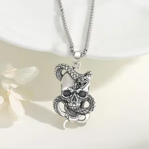 Collier avec pendentif crâne et serpent en argent vieilli avec chaîne maille