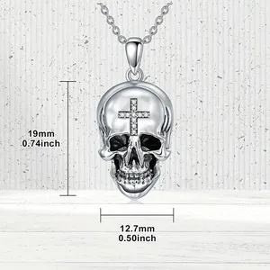 Pendentif crâne avec croix en cristal et dimensions détaillées pour style punk