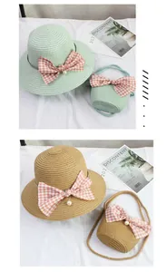 Set cappello di paglia e borsa mini con fiocco a quadretti rosa e ciondolo di perla