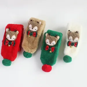 Lot d'écharpes peluche renne enfant rouge, marron, vert et blanc pour Noël chaud