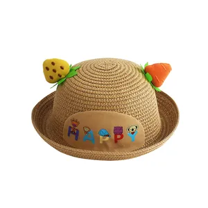 Süßer Kinder Strohhut mit HAPPY Tier-Patch und 3D Frucht Karotten Dekorationen