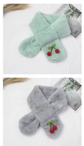Détails des écharpes en peluche cerise en vert menthe et gris pour bébés et enfants