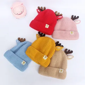 Bonnet en Tricot Mignon pour Enfants avec Bois de Cerf Doublé Épais Coupe-vent Chaud Bonnet d'Hiver Cartoon pour Bébé Garçons Filles Cadeau de Noël