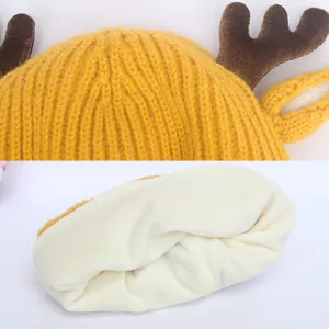 Bonnet en tricot pour enfants avec bois de cerf et doublure polaire chaude jaune