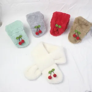 Écharpes d'hiver en peluche cerise pour enfants en cinq couleurs avec texture douce