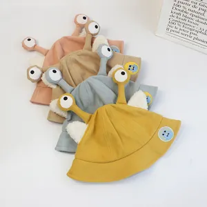 Cappelli a secchiello per bambini con occhi alieni in giallo rosa blu e cachi moda