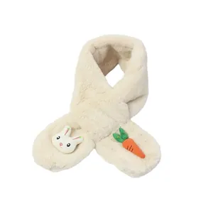 Écharpe en peluche pour enfants avec lapin et carotte en fausse fourrure blanc crème