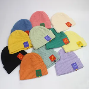 Kinder Winter Warm Strickmütze Beanie Weich Acryl Rippstrick Kappe Mit Smiley Patch Outdoor Thermische Totenkopfkappe Für Jungen Mädchen
