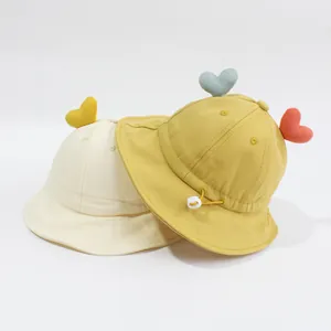 Cappello da sole per neonati con cuori 3D e cinturino antivento regolabile