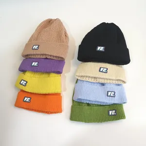 Berretto Beanie in Maglia a Coste per Adulti Donna Uomo Invernale Caldo Antivento Toppa con Lettera Berretto in Acrilico Quotidiano