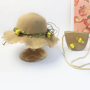 Set cappello di paglia a tesa larga per bambini e borsa a tracolla con api e viti