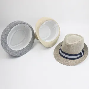 Klassischer Strohhut für Herren mit gestreiftem Band und atmungsaktivem Design