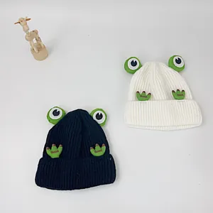 Süße Frosch-Strickmützen in Schwarz und Weiß mit 3D-Augen und 'Good'-Stickerei