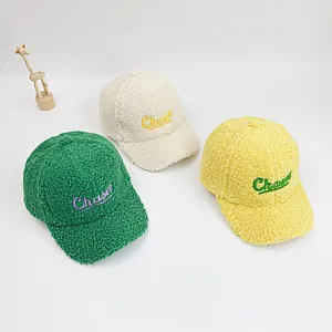 Casquette de Baseball en Polaire Sherpa pour Enfants Bonnet d'Hiver Chaud en Laine d'Agneau Garçons Filles Broderie Lettre Casquette Extérieur